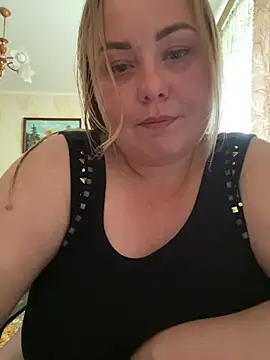 Snapshot of Mommy-girl-Lola chatting on 15, 5, 2026 Mommy-girl-Lola online show from 15, 5, 2026