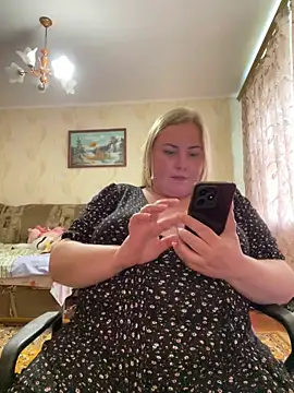 Snapshot of Mommy-girl-Lola chatting on 18, 5, 2026 Mommy-girl-Lola online show from 18, 5, 2026
