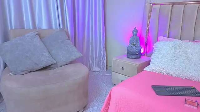 Mia Naive online show from 19, 5, 2026