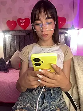 alahia pink online show from 18, 2, 2026