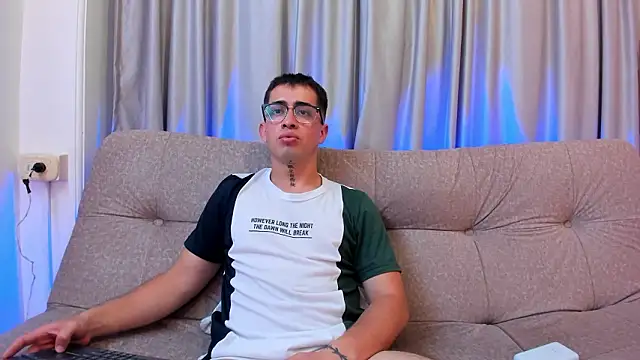 Snapshot of Tommas_Jhonson chatting on 20, 2, 2026 Tommas Jhonson online show from 20, 2, 2026