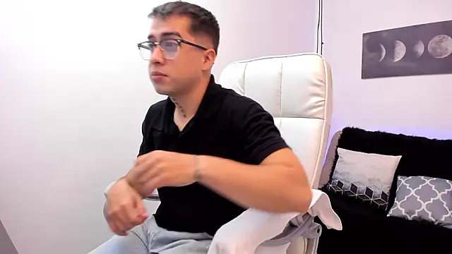 Snapshot of Tommas_Jhonson chatting on 2, 3, 2026 Tommas Jhonson online show from 2, 3, 2026