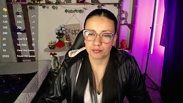 QueenRose94 online show from 15, 4, 2026