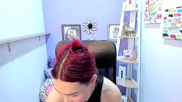 Snapshot of naomy_stanley chatting on 9, 7, 2026 naomy stanley online show from 9, 7, 2026