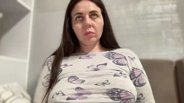 Darsy Rox online show from 15, 4, 2026