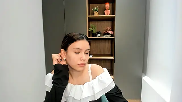 Snapshot of SulemaNeugin chatting on 10, 2, 2026 SulemaNeugin online show from 10, 2, 2026