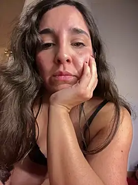 Latinaelisa online show from 10, 6, 2026