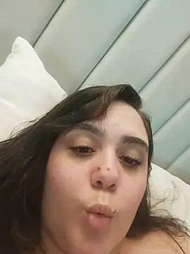 Snapshot of its_lauu_ chatting on 1, 8, 2026 its lauu online show from 1, 8, 2026
