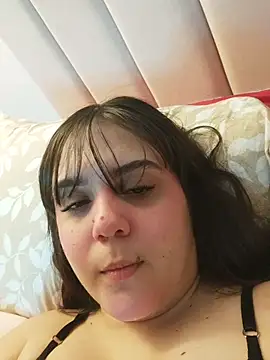 Snapshot of its_lauu_ chatting on 3, 8, 2026 its lauu online show from 3, 8, 2026