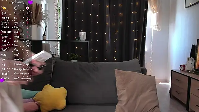 Snapshot of AmyLouWood chatting on 26, 4, 2026 AmyLouWood online show from 26, 4, 2026