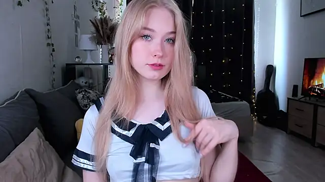 Snapshot of AmyLouWood chatting on 20, 7, 2026 AmyLouWood online show from 20, 7, 2026