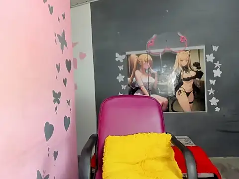 Luna white1 online show from 15, 4, 2026