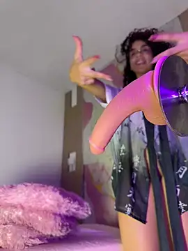 Woo isDaphne online show from 8, 3, 2026