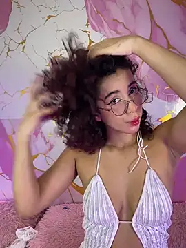 Woo isDaphne online show from 12, 4, 2026