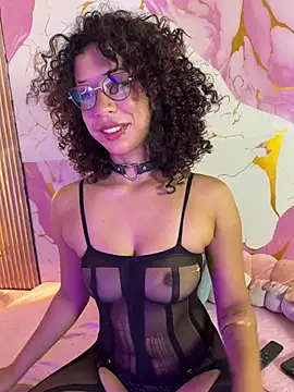 Woo isDaphne online show from 24, 5, 2026