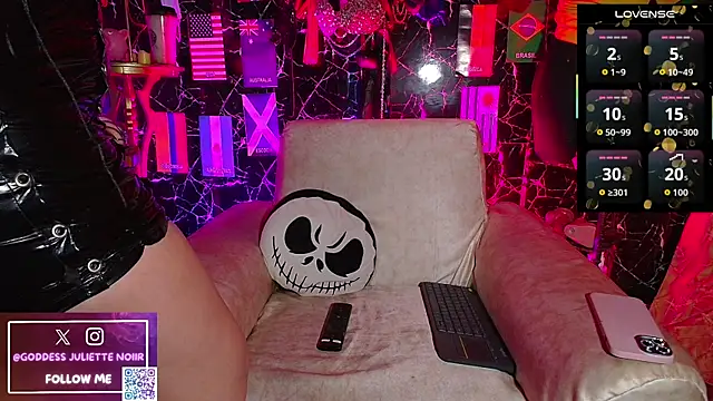 Snapshot of GoddessJulietteNoiir chatting on 8, 7, 2026 GoddessJulietteNoiir online show from 8, 7, 2026