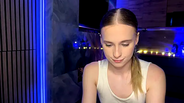 Snapshot of amily_sunray chatting on 12, 5, 2026 amily sunray online show from 12, 5, 2026
