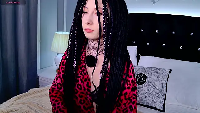 roxy morrison x online show from 25, 3, 2026