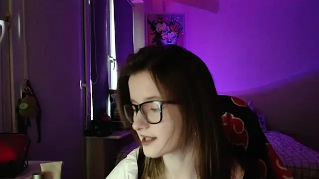 LunaXcherry online show from 16, 4, 2026