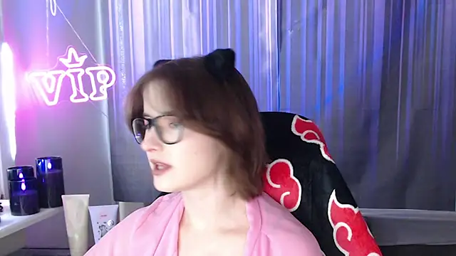 Snapshot of LunaXcherry chatting on 23, 7, 2026 LunaXcherry online show from 23, 7, 2026