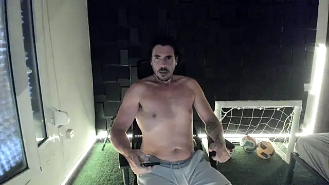 Snapshot of joaquin420_hot chatting on 15, 7, 2026 joaquin420 hot online show from 15, 7, 2026