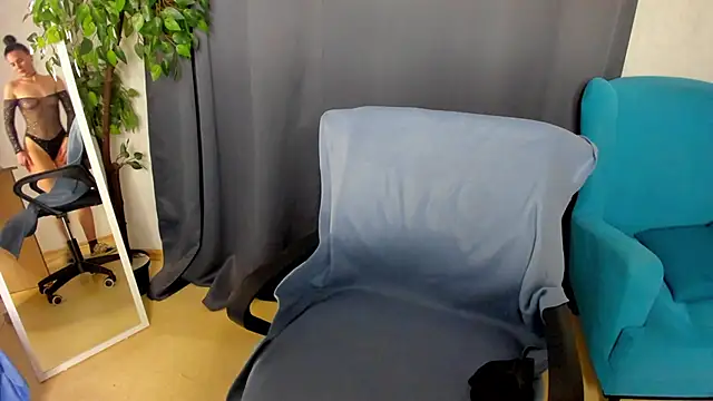 Snapshot of little__isabel chatting on 21, 5, 2026 little isabel online show from 21, 5, 2026
