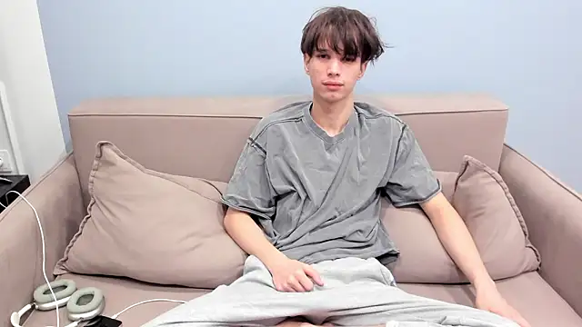 Ur NextDoor Boy online show from 20, 2, 2026