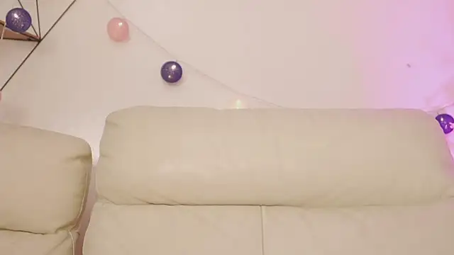 Shopie Colucci online show from 21, 2, 2026