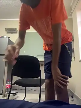 Snapshot of Effacement_OS chatting on 9, 2, 2026 Effacement OS online show from 9, 2, 2026