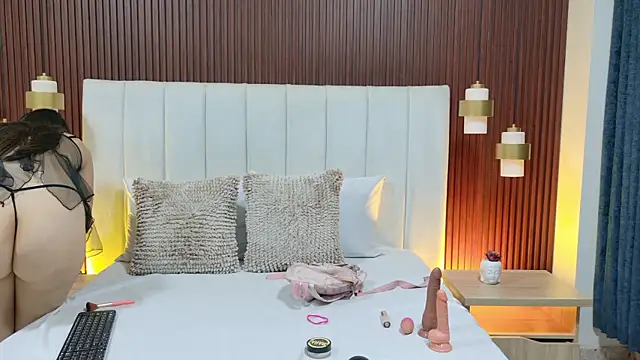 Brisa Silva online show from 23, 3, 2026