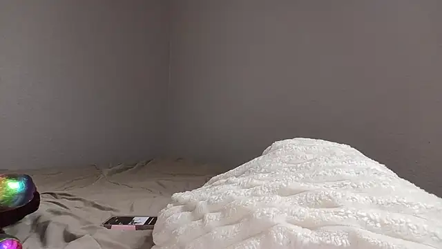 Snapshot of CreamyCookiee chatting on 27, 2, 2026 CreamyCookiee online show from 27, 2, 2026