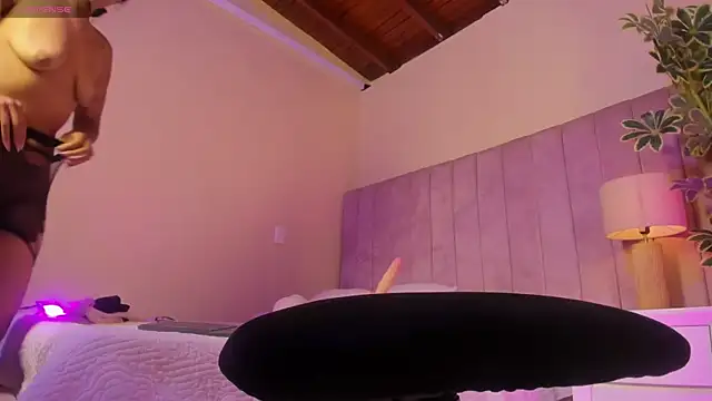 Ashley Beaomunt online show from 16, 4, 2026