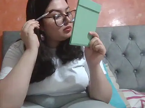 Snapshot of DearestKittyKat chatting on 17, 2, 2026 DearestKittyKat online show from 17, 2, 2026