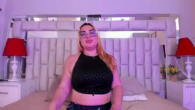 Snapshot of AngellHott_ chatting on 18, 2, 2026 AngellHott online show from 18, 2, 2026