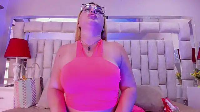 Snapshot of AngellHott_ chatting on 26, 2, 2026 AngellHott online show from 26, 2, 2026