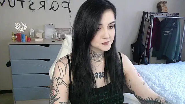 Snapshot of Rin_Tozier chatting on 6, 5, 2026 Rin Tozier online show from 6, 5, 2026