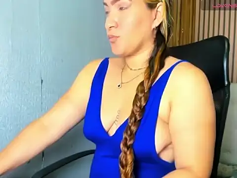 Jhoselinee online show from 25, 2, 2026