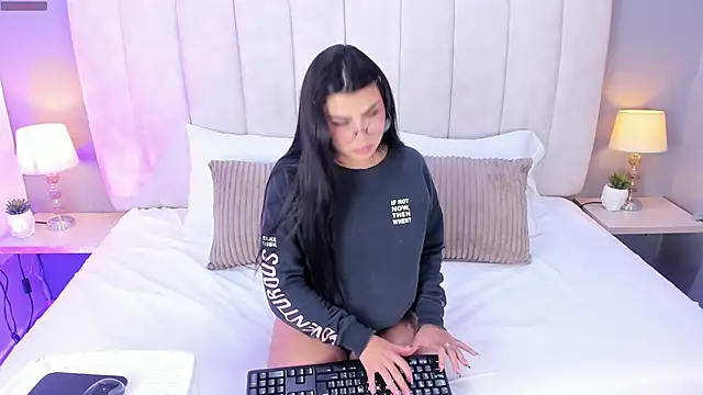 EmyWalton  online show from 20, 2, 2026