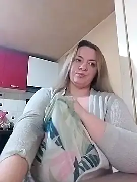 Snapshot of HotStepmommy4 chatting on 19, 2, 2026 HotStepmommy4 online show from 19, 2, 2026