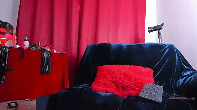 lilyruso online show from 25, 5, 2026