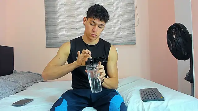 Snapshot of Muscle__Myke chatting on 24, 2, 2026 Muscle Myke online show from 24, 2, 2026