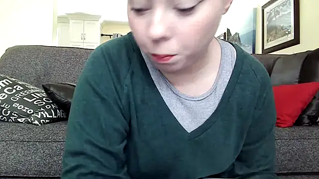 Snapshot of ShySweetheart chatting on 4, 3, 2026 ShySweetheart online show from 4, 3, 2026