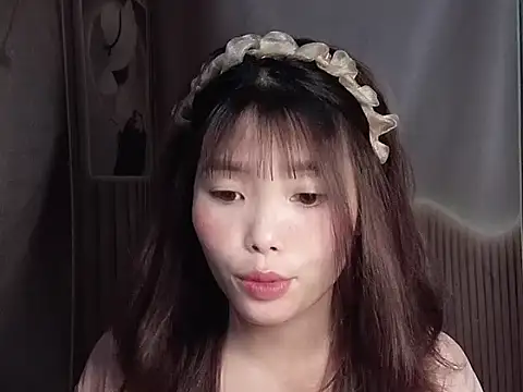 Girl-crazy1 online show from 1, 3, 2026