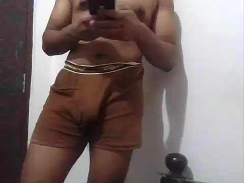 Snapshot of muscledad111 chatting on 14, 5, 2026 muscledad111 online show from 14, 5, 2026