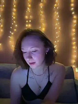 Snapshot of AlinaFoxyy chatting on 18, 2, 2026 AlinaFoxyy online show from 18, 2, 2026