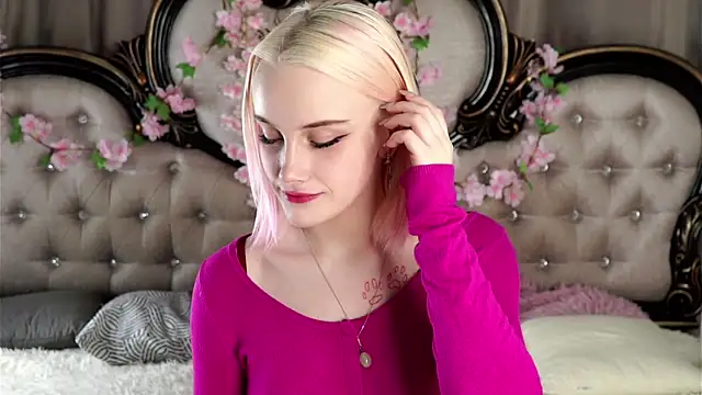 KirstinMcgeady online show from 4, 4, 2026