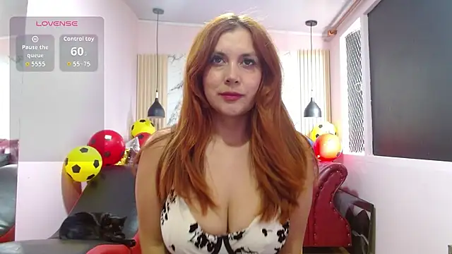 Snapshot of Eve_Bennett chatting on 7, 7, 2026 Eve Bennett online show from 7, 7, 2026