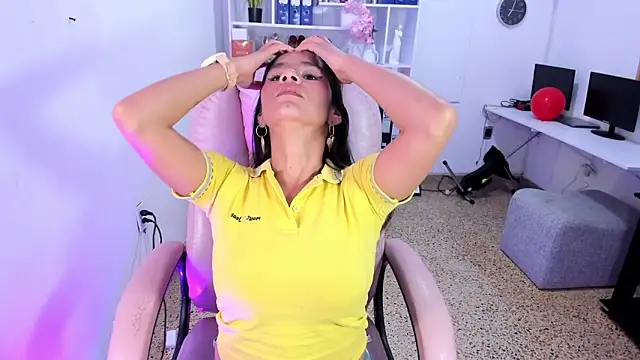 Snapshot of Emmy_lollipop chatting on 19, 2, 2026 Emmy lollipop online show from 19, 2, 2026