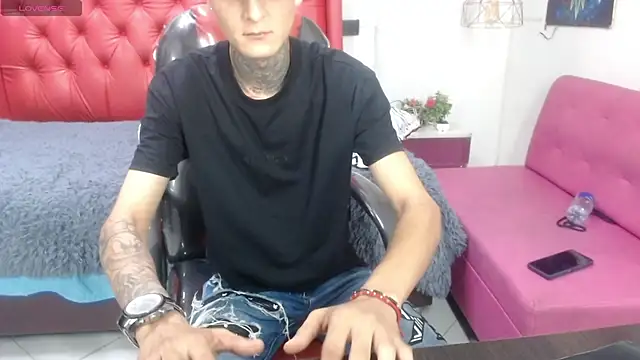 Snapshot of benjamin_anthony chatting on 24, 4, 2026 benjamin anthony online show from 24, 4, 2026