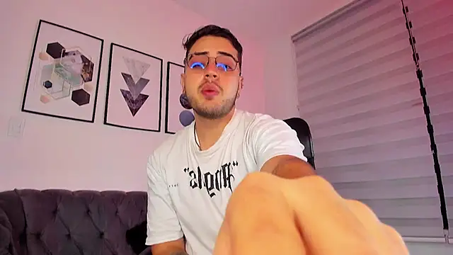 Snapshot of ethan_grace chatting on 24, 2, 2026 ethan grace online show from 24, 2, 2026